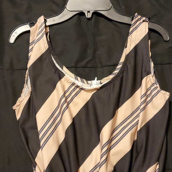 Short Rompers - Picture 4 of 6